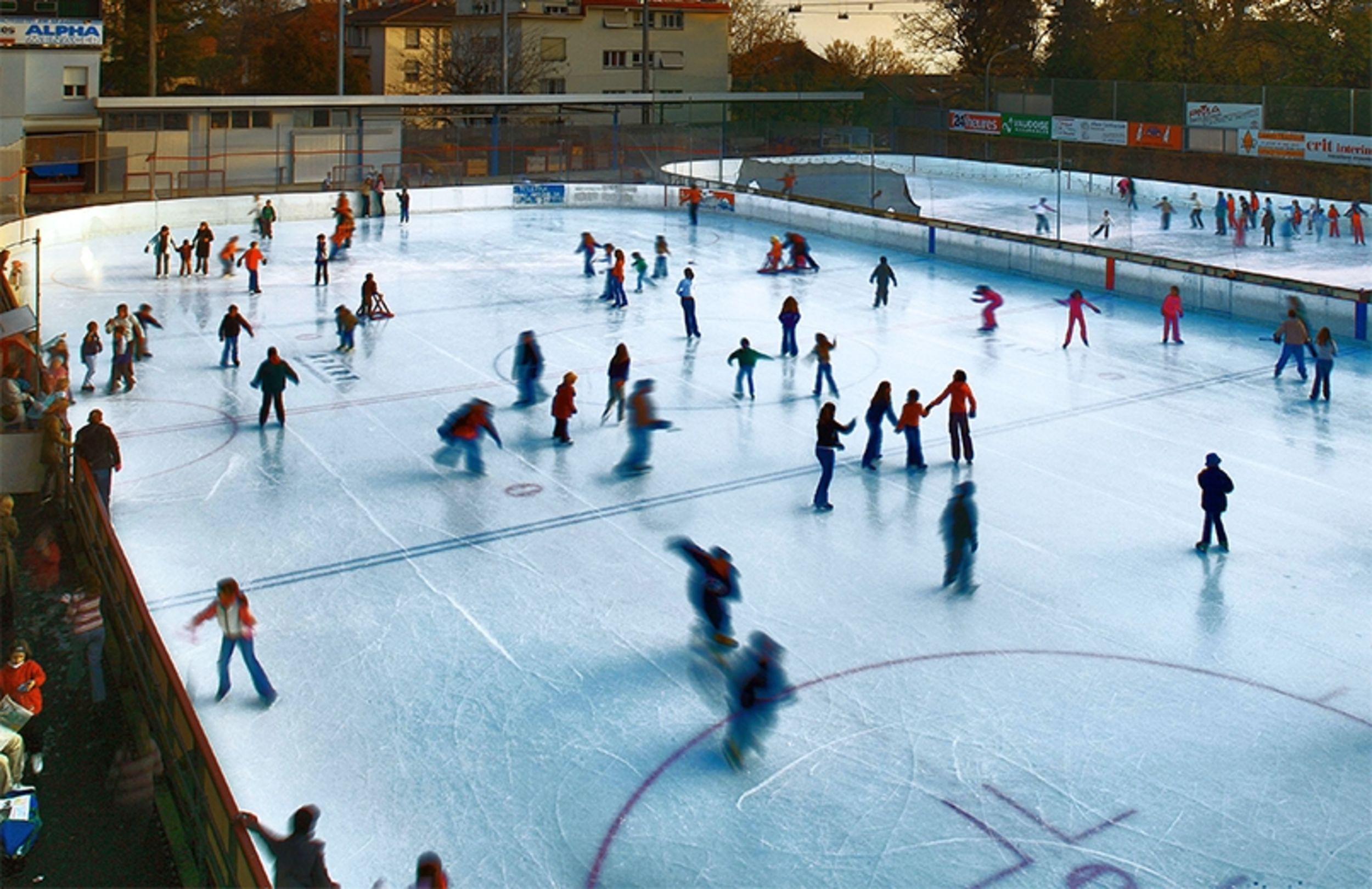 Patinoire de Montchoisi à Lausanne avec les deux pistes en plein air