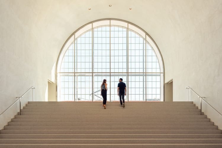 undefined - © Shooting en collaboration avec Suisse Tourisme afin de faire la promotion de la balade des panoramas. Visite du MCBA - Musee cantonal des Beaux- Arts a Plateforme 10