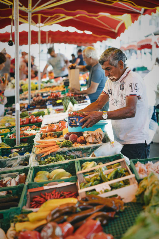 undefined - © Stand au marche de Lausanne. Produits locaux
