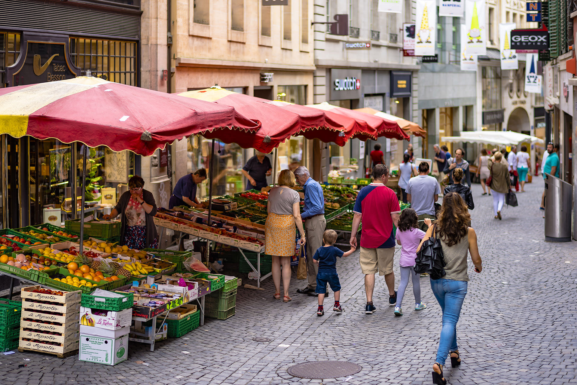Lausanne et la durabilité - © Jour de marché, rue de Bourg Lausanne