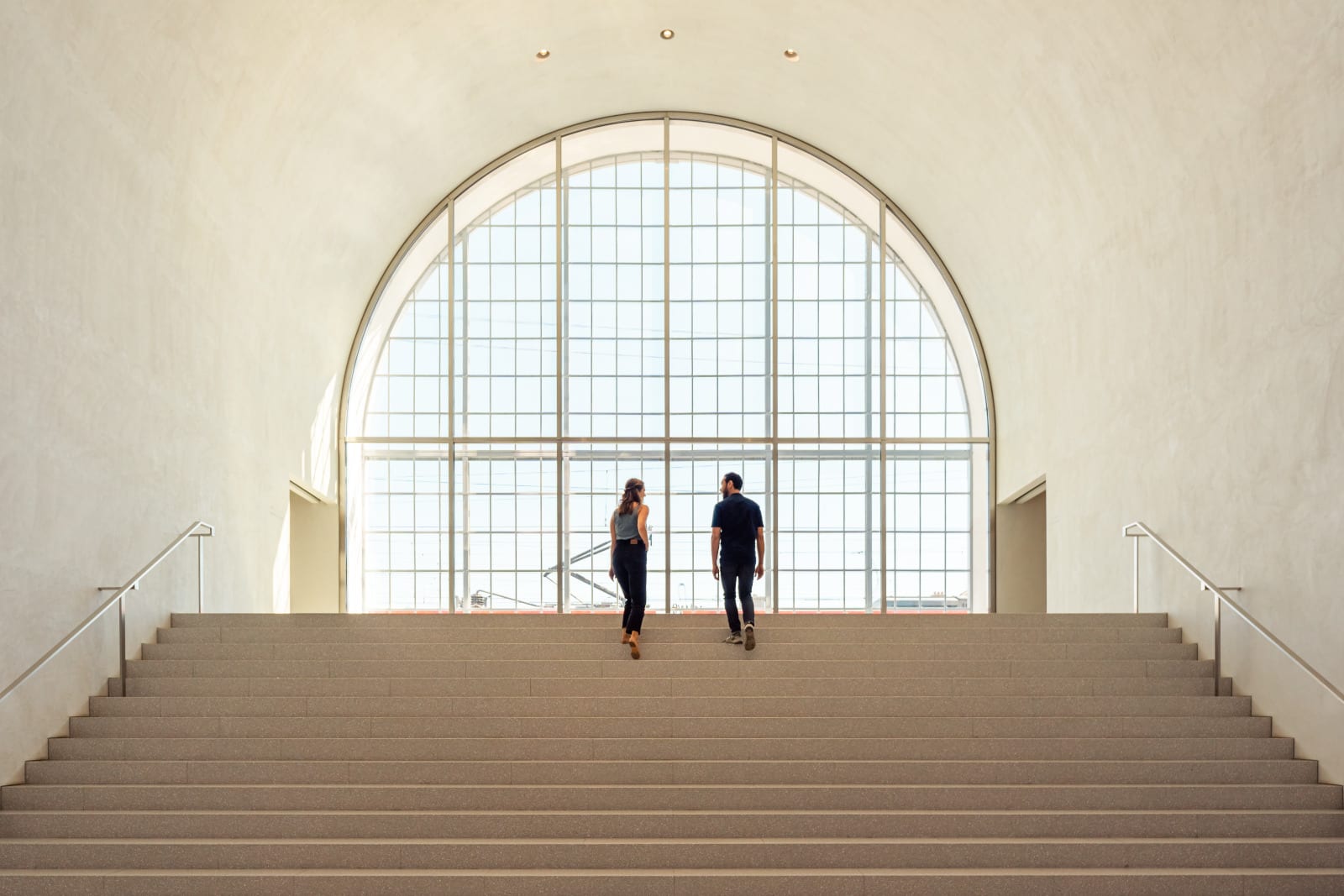 8 bonnes raisons de se réjouir de l’automne à Lausanne - © Shooting en collaboration avec Suisse Tourisme afin de faire la promotion de la balade des panoramas. Visite du MCBA - Musee cantonal des Beaux- Arts a Plateforme 10