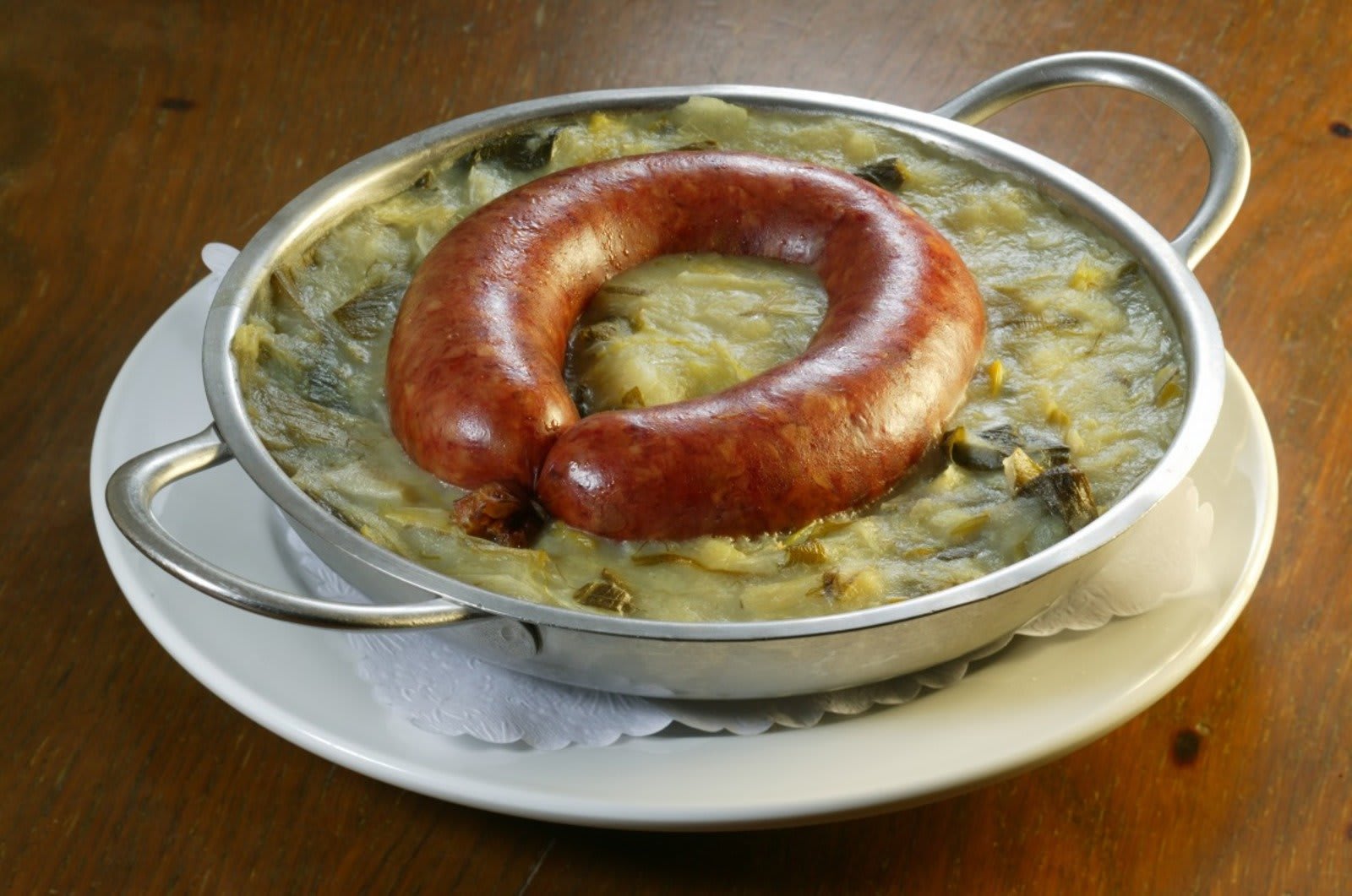 À la découverte de la gastronomie lausannoise - © Assiette de Papet vaudois, spécialité  vaudoise