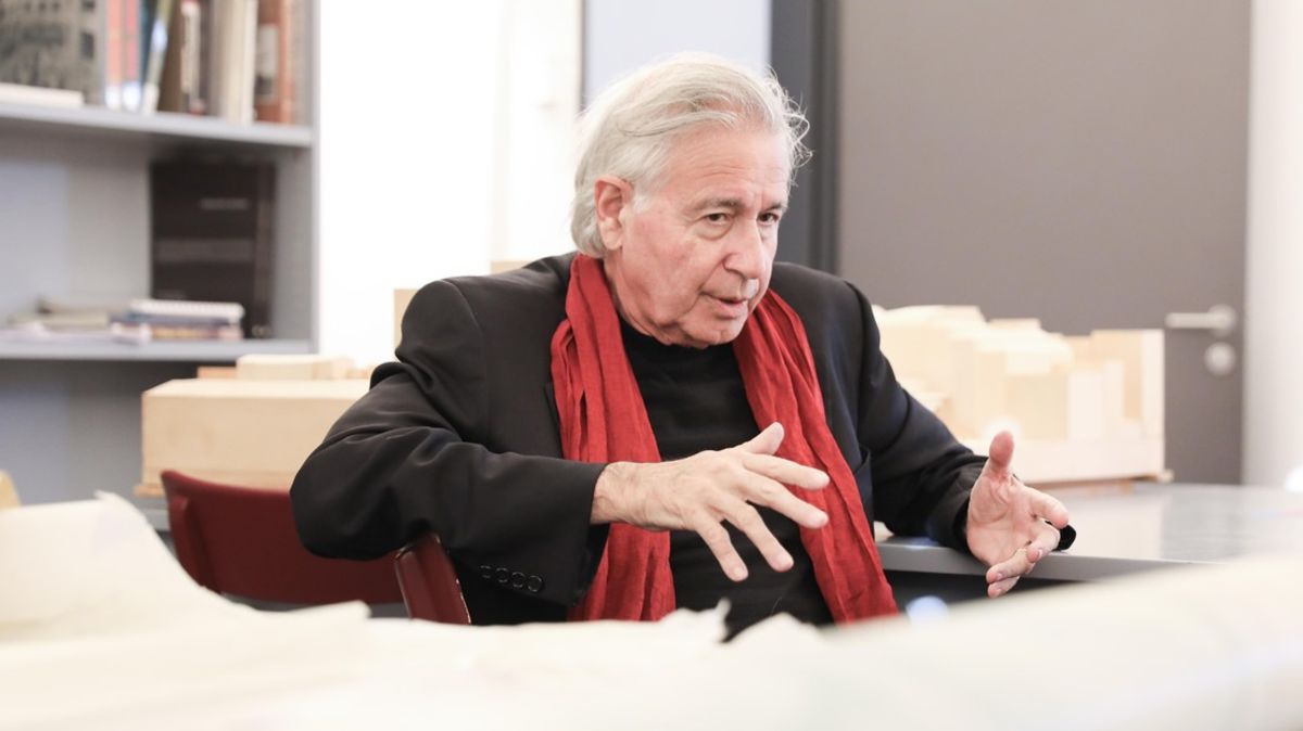 Conf&eacute;rence de Bernard Tschumi