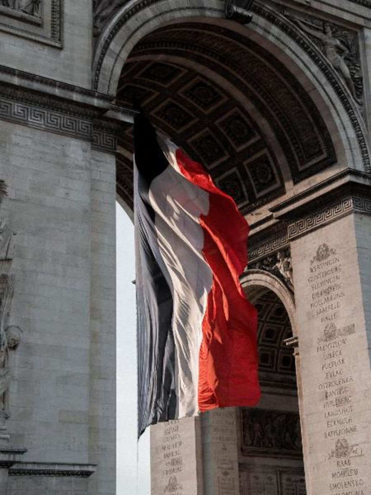 Enseigner l’histoire en France: débat sur la laïcité et minutes de silence