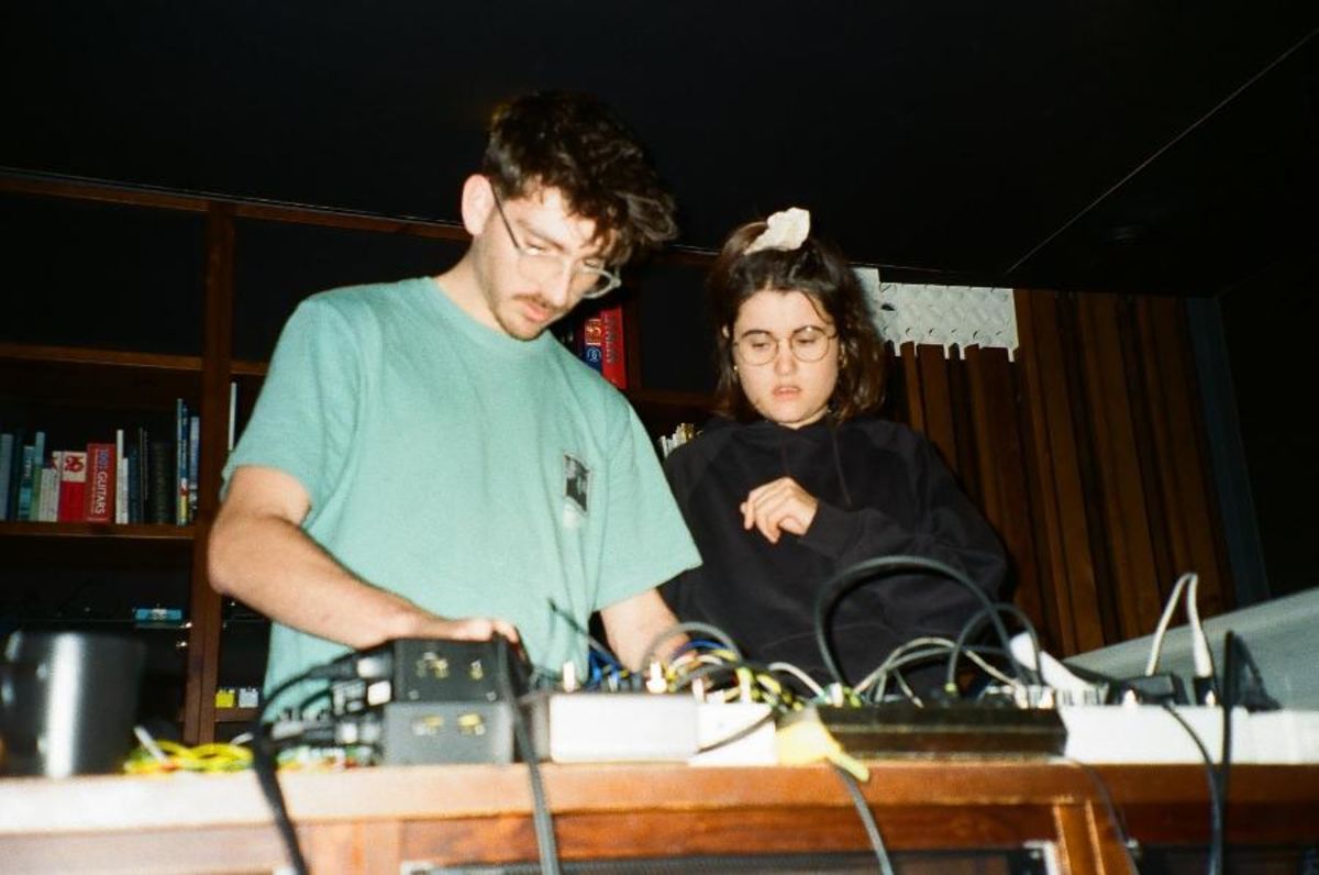 Justine Tornay X Yann Maenner: Rencontres sur Toiles