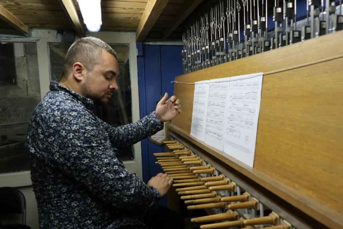Adrien Parret (carillon et flûte), Anne-Claude Burnand (orgue)