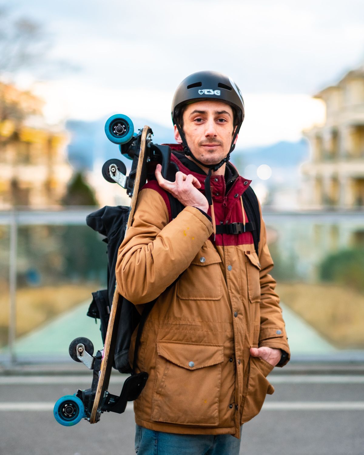 Pierre, the asphalt snowboarder