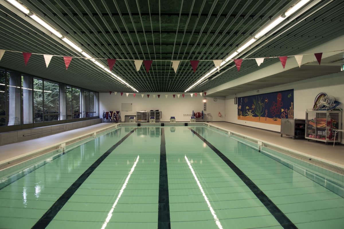 Vallée de la Jeunesse – Indoor swimming pool