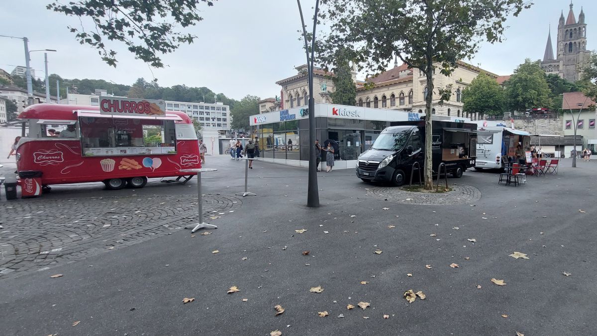 Die Foodtrucks am Place de la Riponne