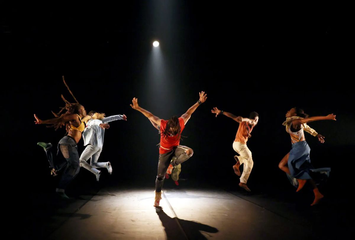 Mati&egrave;re(s) premi&egrave;re(s) - Compagnie par Terre / Anne Nguyen