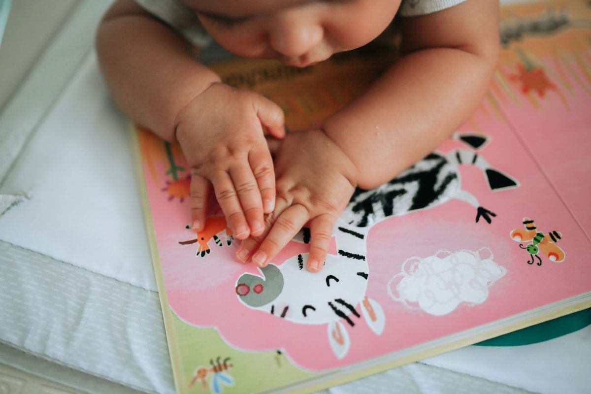 B&eacute;b&eacute; &agrave; la biblioth&egrave;que &agrave; la Biblioth&egrave;que Jeunesse