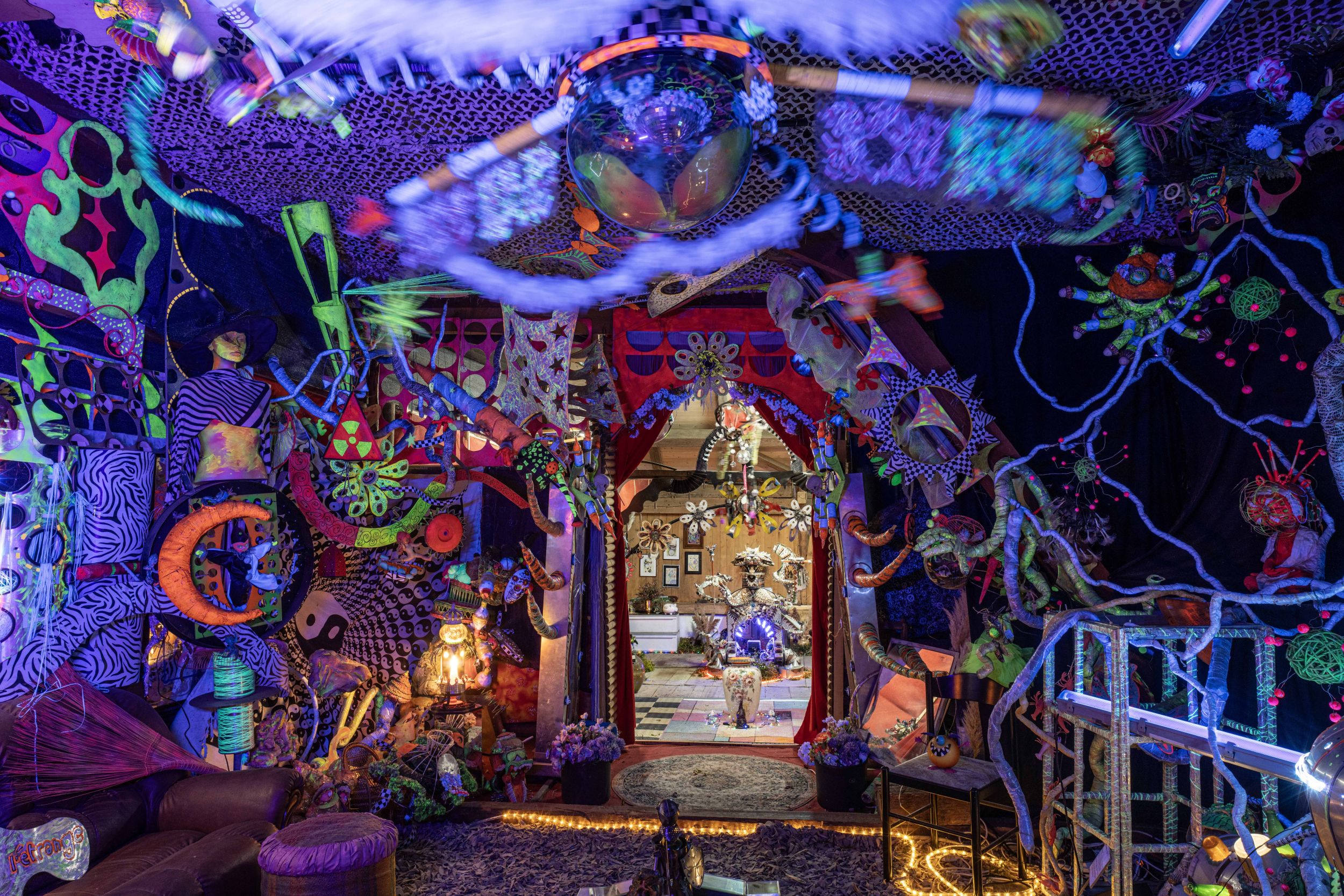 &copy; Mario Del Curto