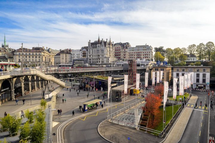 Blick von der Fussgängerbrücke Le Flon