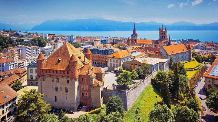 Auf der Esplanade von Schloss St-Maire