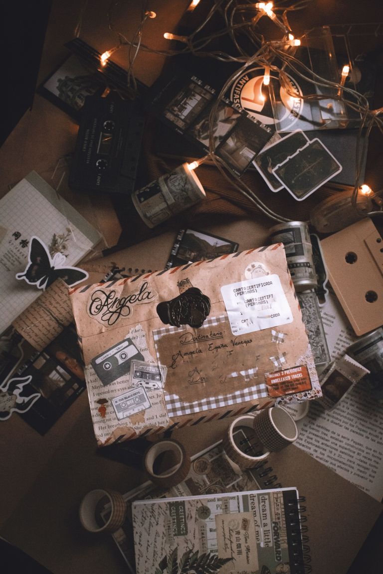 Atelier "Journée mondiale du faux timbre d'artiste"