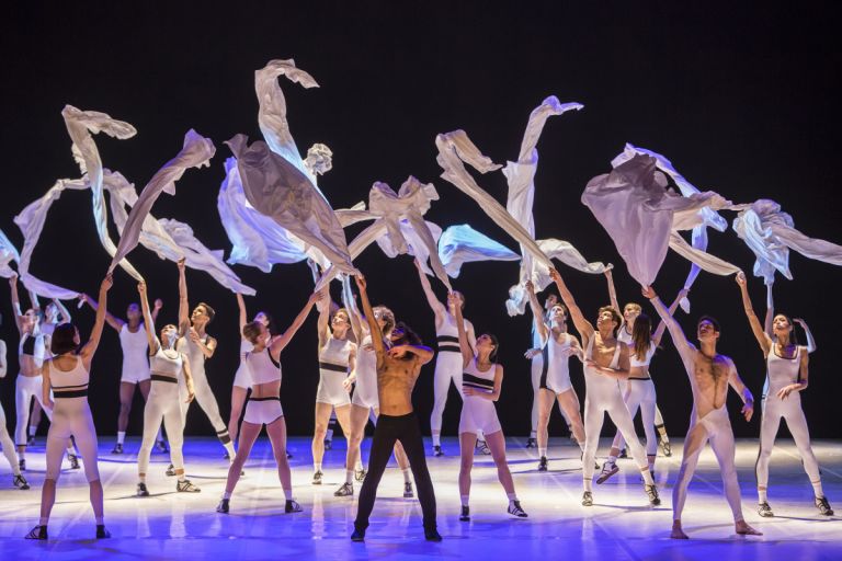 未開封 BEJART BALLET LAUSANNE WORLD TOUR写真集 未開封 BEJART BALLET LAUSANNE WORLD TOUR写真集 本