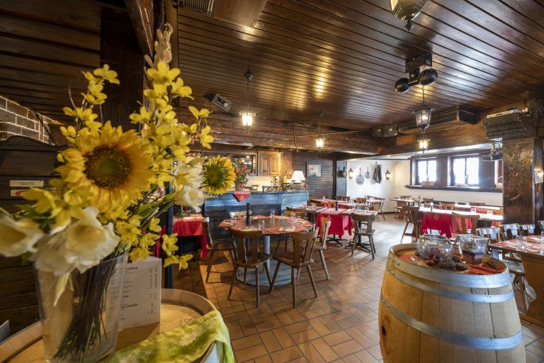 Restaurant on sale chalet suisse